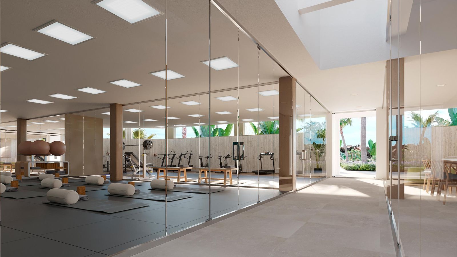 Luxe gymzaal met yoga- en fitnessfaciliteiten in Riviera Hill.